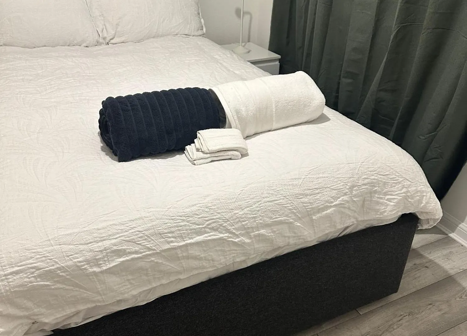 Guest house Room In House - Westside Cozy Inn Space Kirknewton
